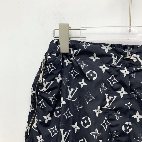 Louis Vuitton Black monogram logo printed casual shorts - Picture 3 of 8